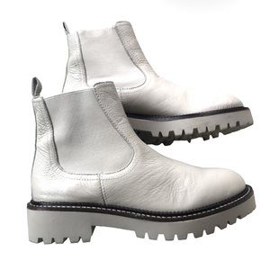 Caslon ‘Miller’ Chelsea Lug Ankle Boots Cream Water Resistant Women’s Size 6.5M